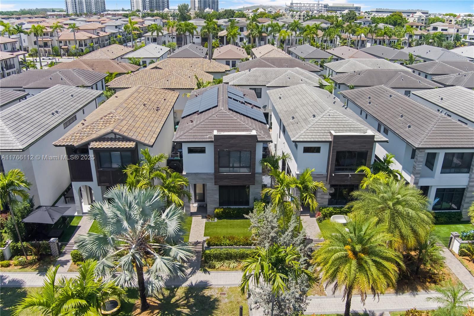 DOWNTOWN DORAL SOUTH PHAS - Residential