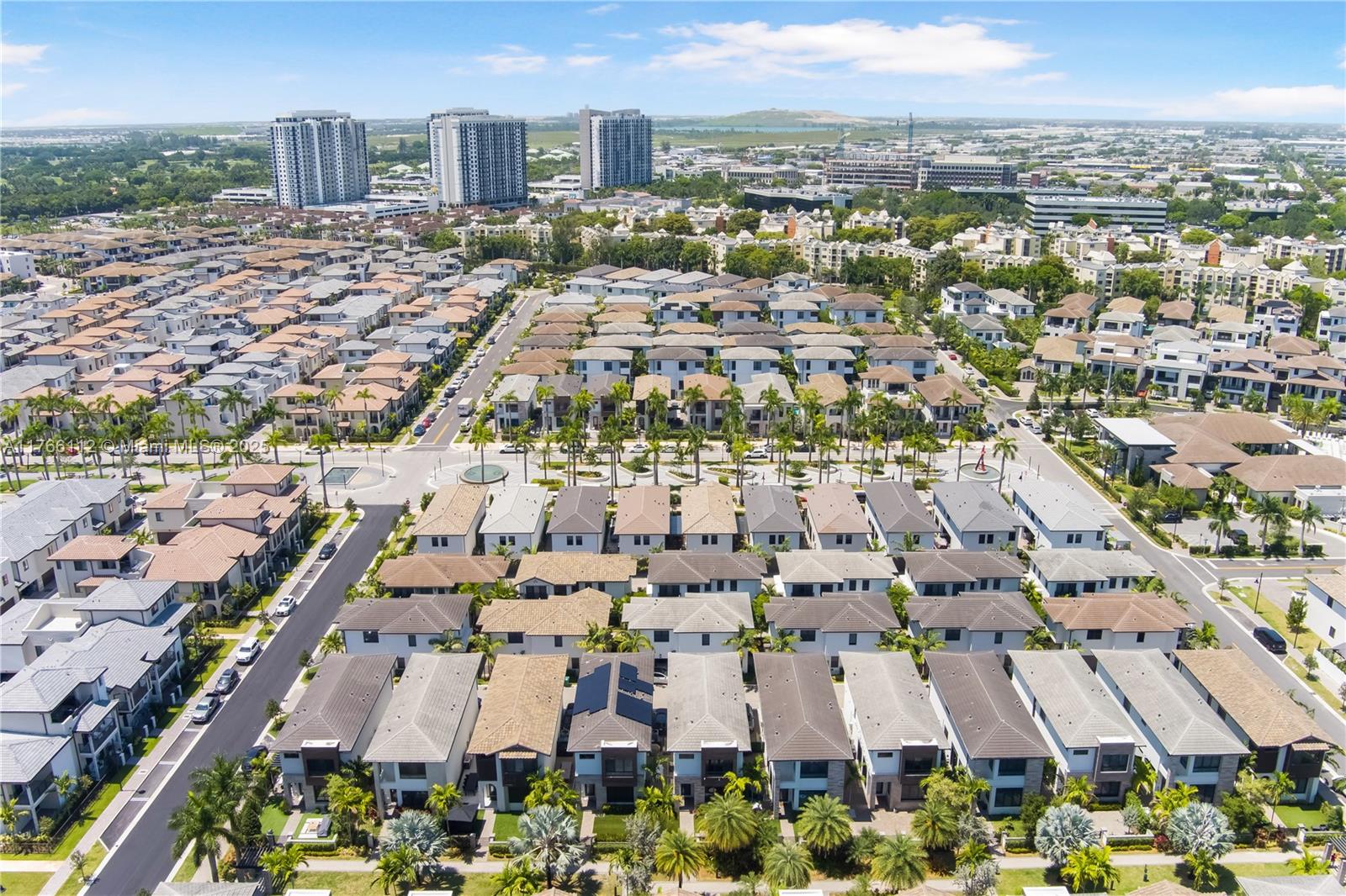 DOWNTOWN DORAL SOUTH PHAS - Residential
