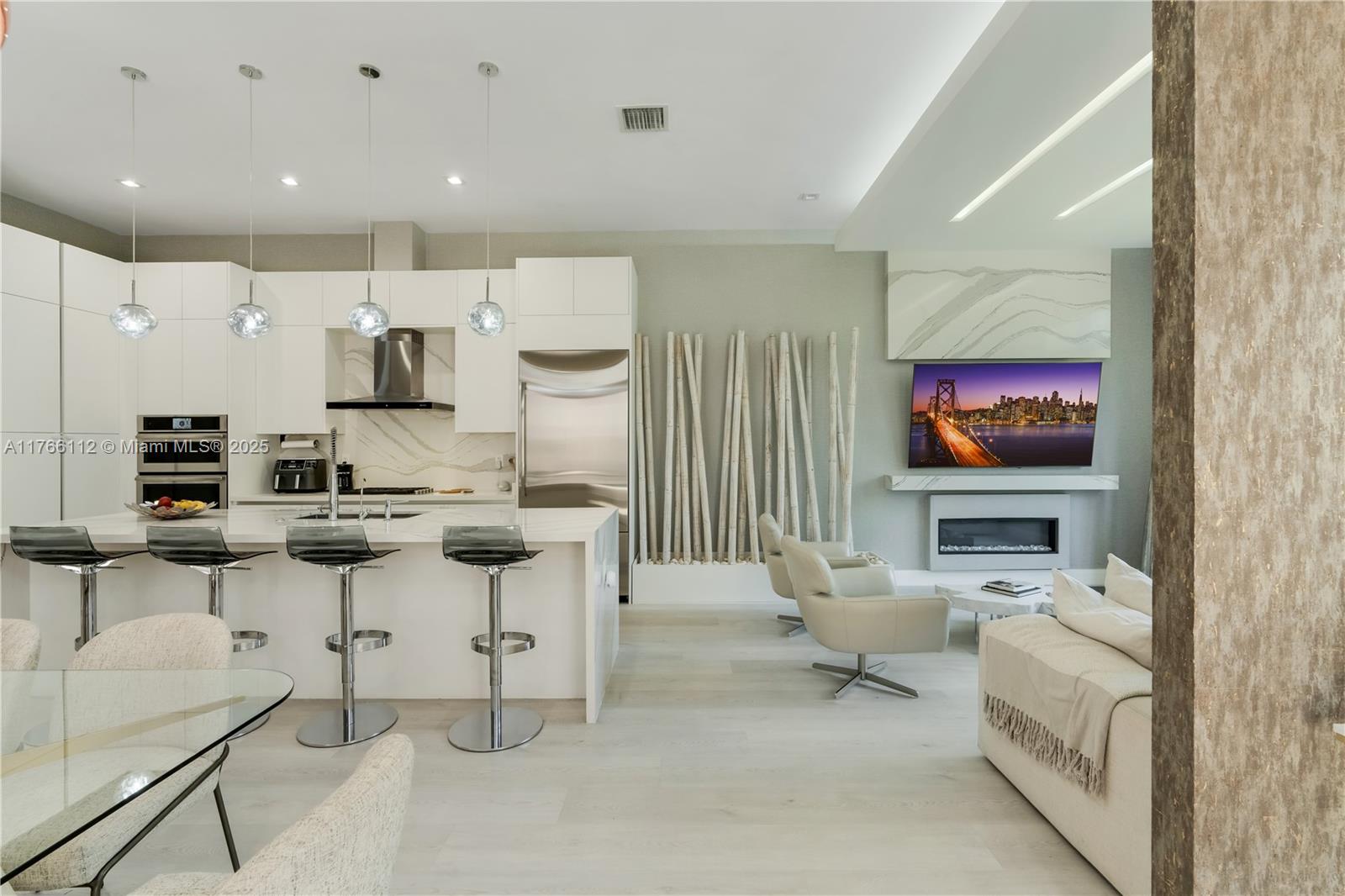 DOWNTOWN DORAL SOUTH PHAS - Residential