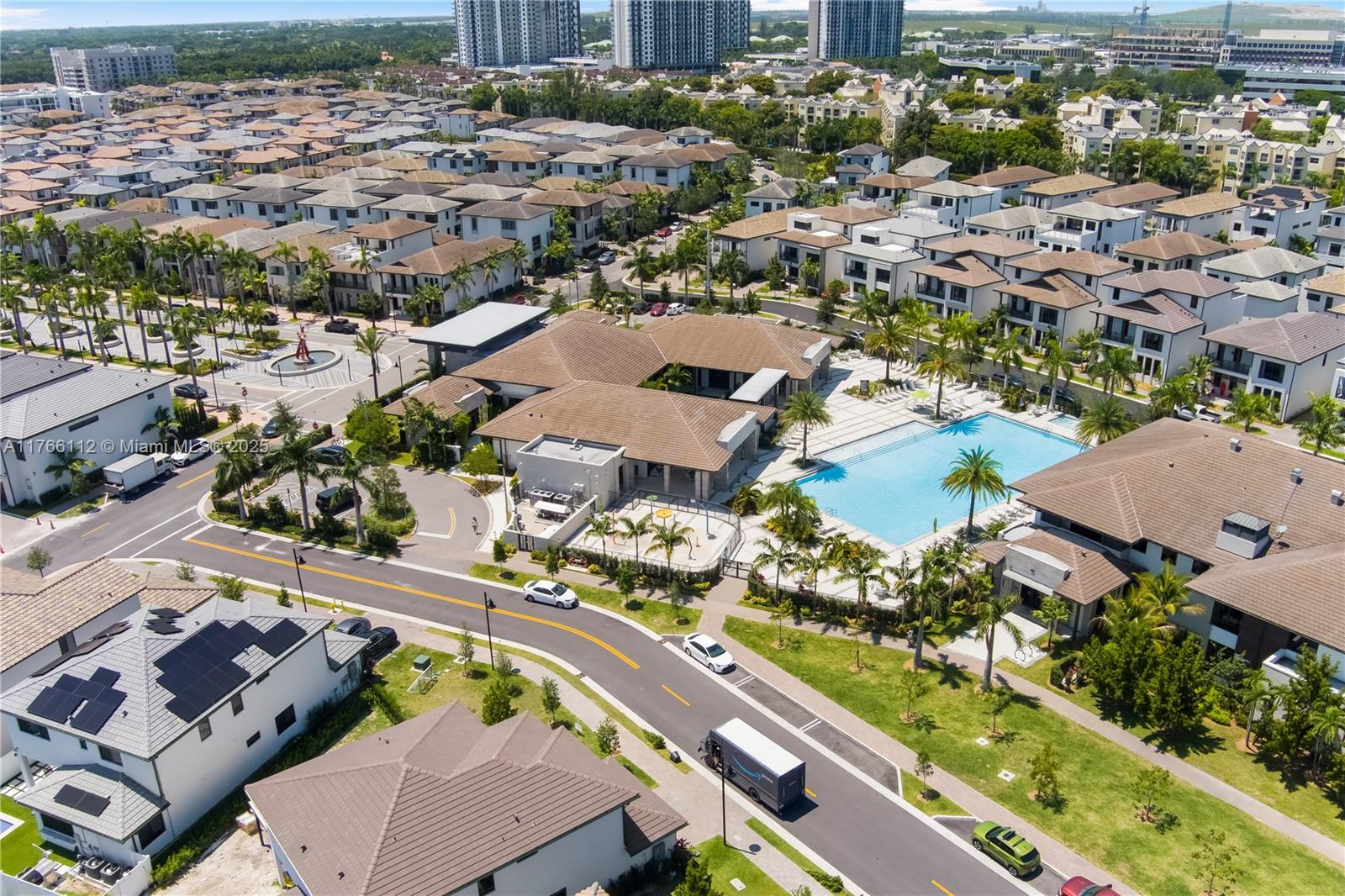 DOWNTOWN DORAL SOUTH PHAS - Residential