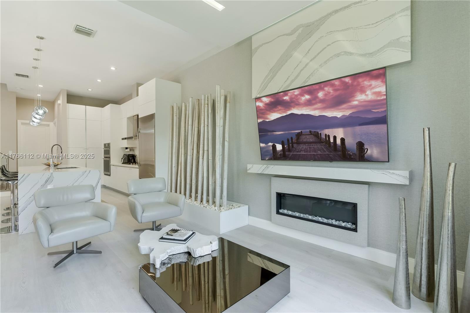 DOWNTOWN DORAL SOUTH PHAS - Residential