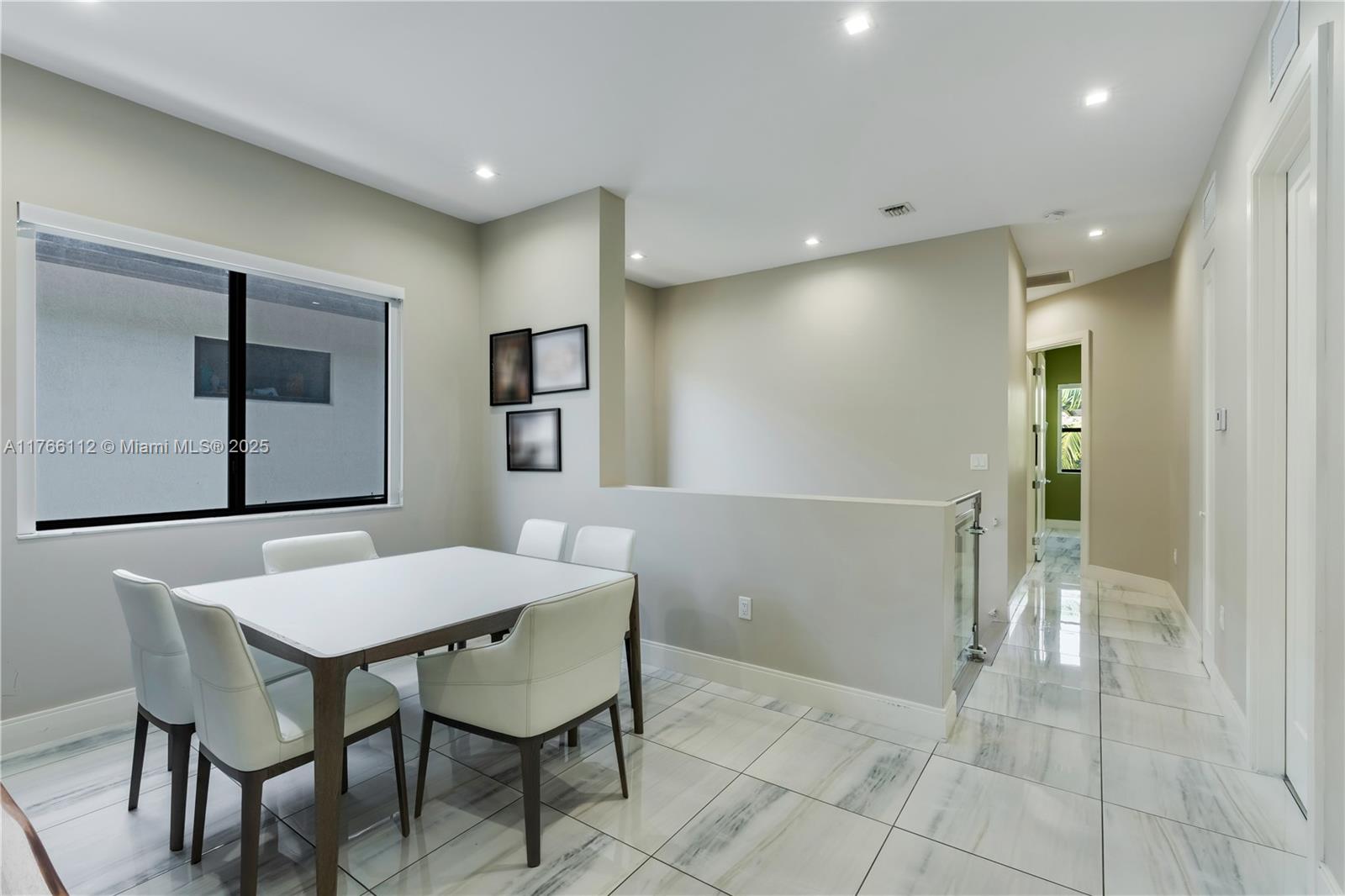 DOWNTOWN DORAL SOUTH PHAS - Residential