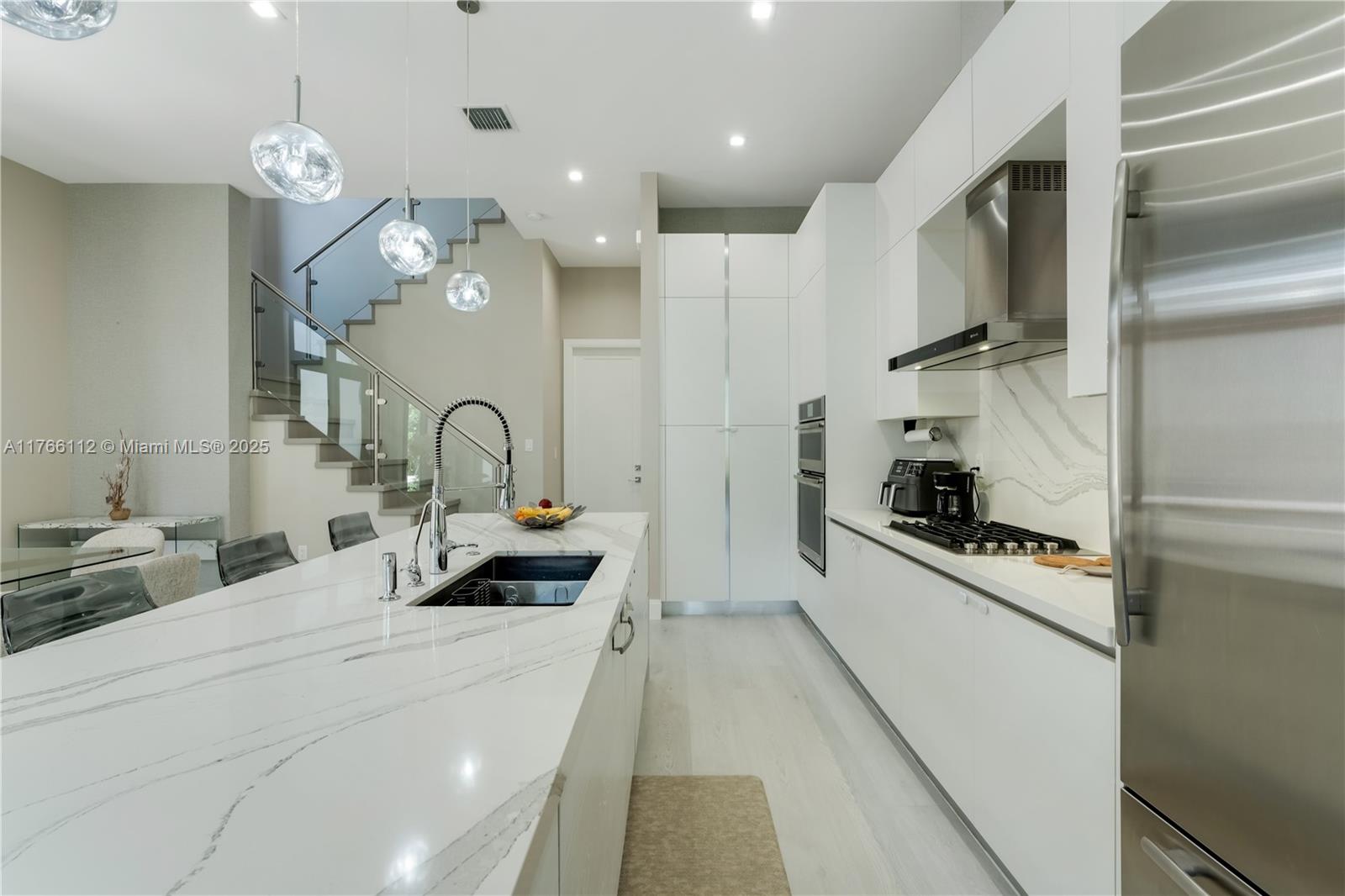 DOWNTOWN DORAL SOUTH PHAS - Residential