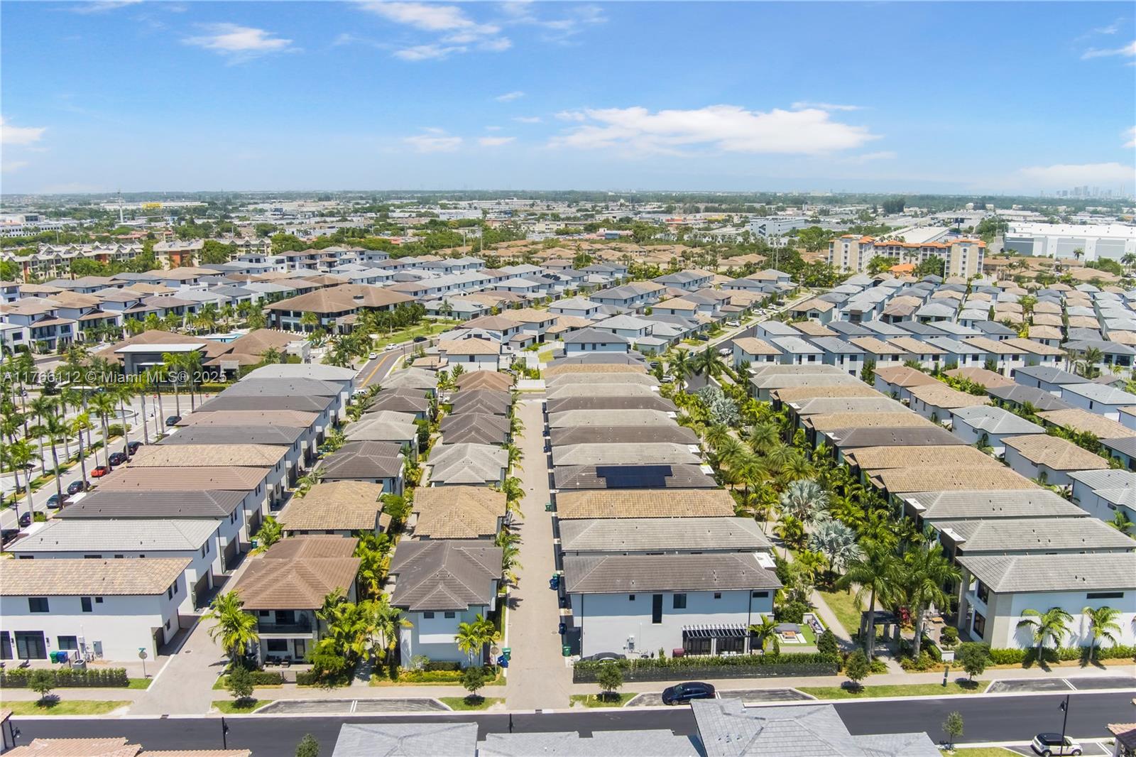 DOWNTOWN DORAL SOUTH PHAS - Residential