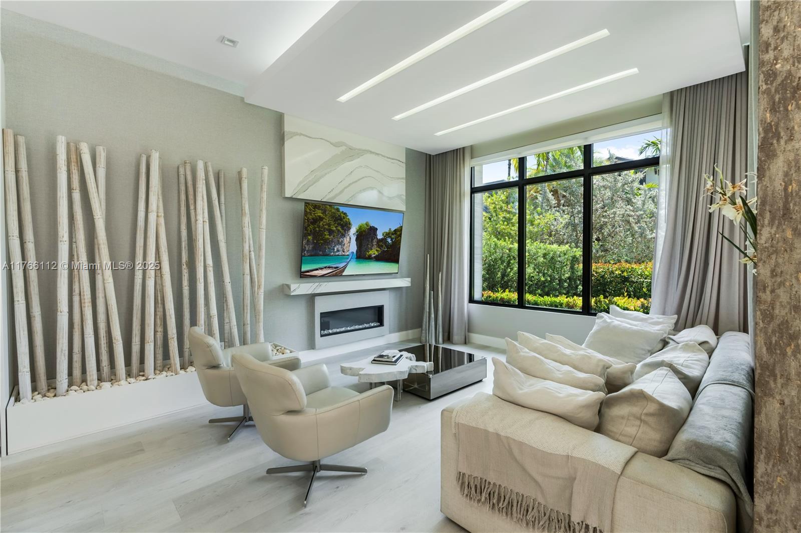 DOWNTOWN DORAL SOUTH PHAS - Residential