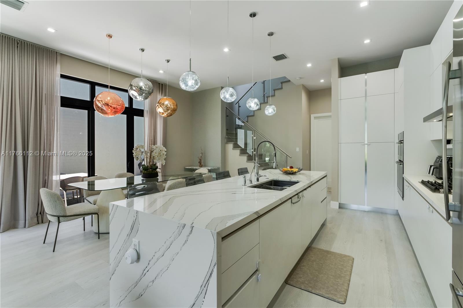 DOWNTOWN DORAL SOUTH PHAS - Residential