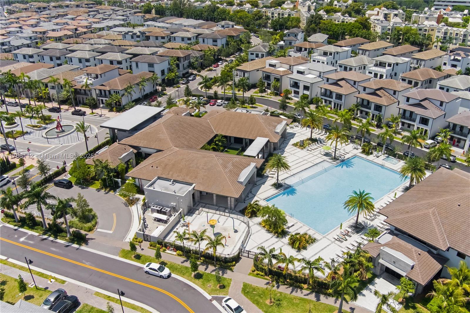 DOWNTOWN DORAL SOUTH PHAS - Residential