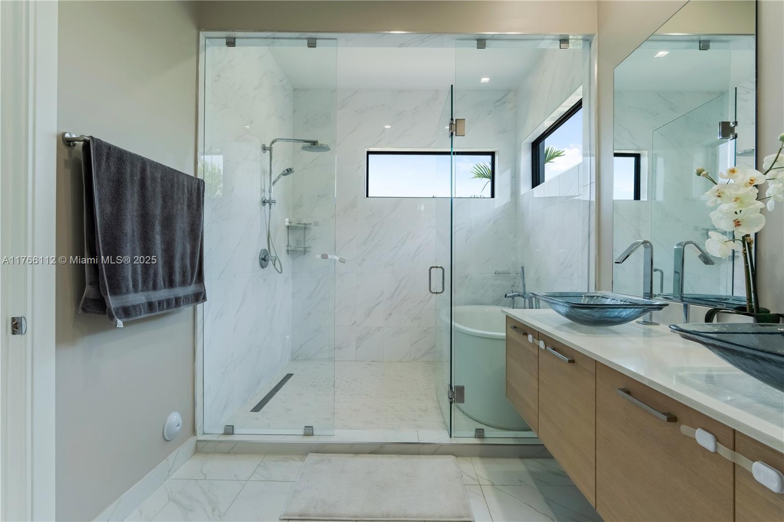 DOWNTOWN DORAL SOUTH PHAS - Residential