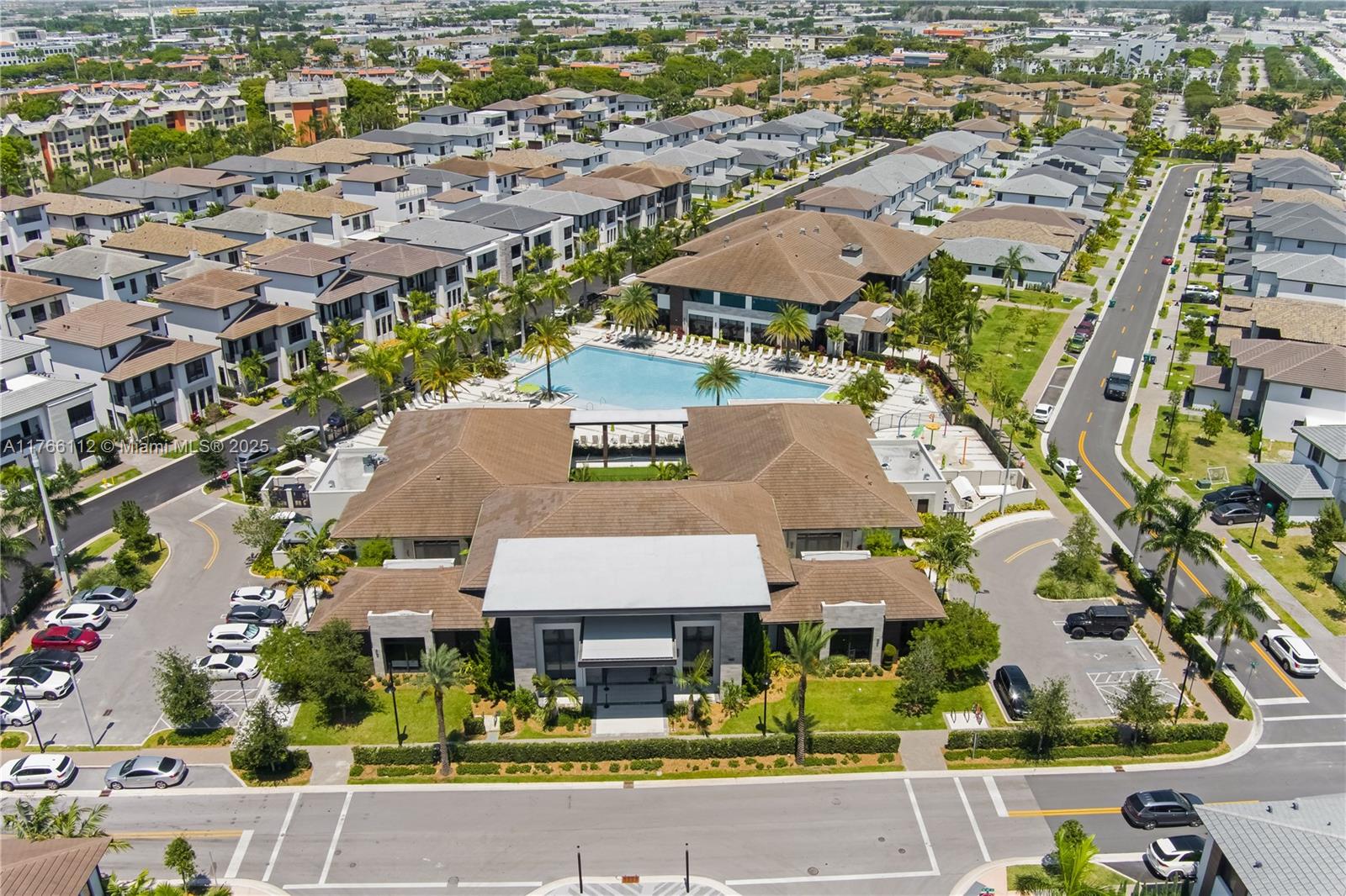 DOWNTOWN DORAL SOUTH PHAS - Residential