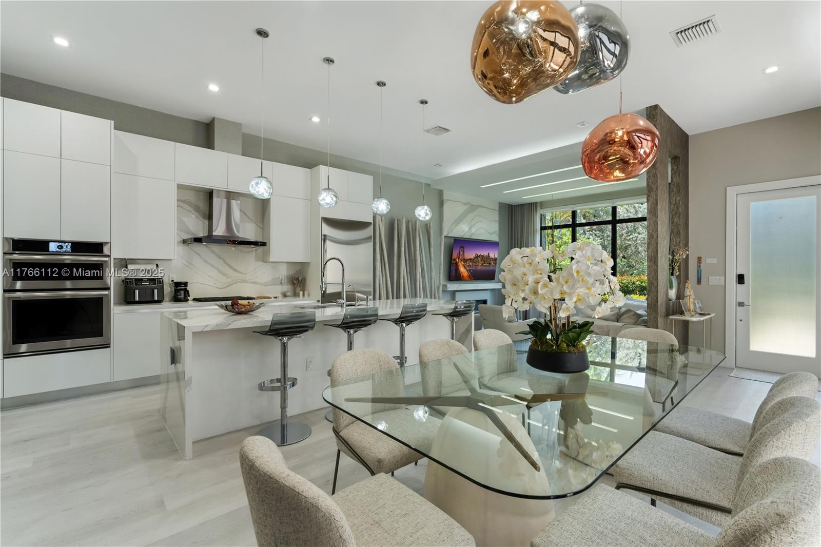 DOWNTOWN DORAL SOUTH PHAS - Residential