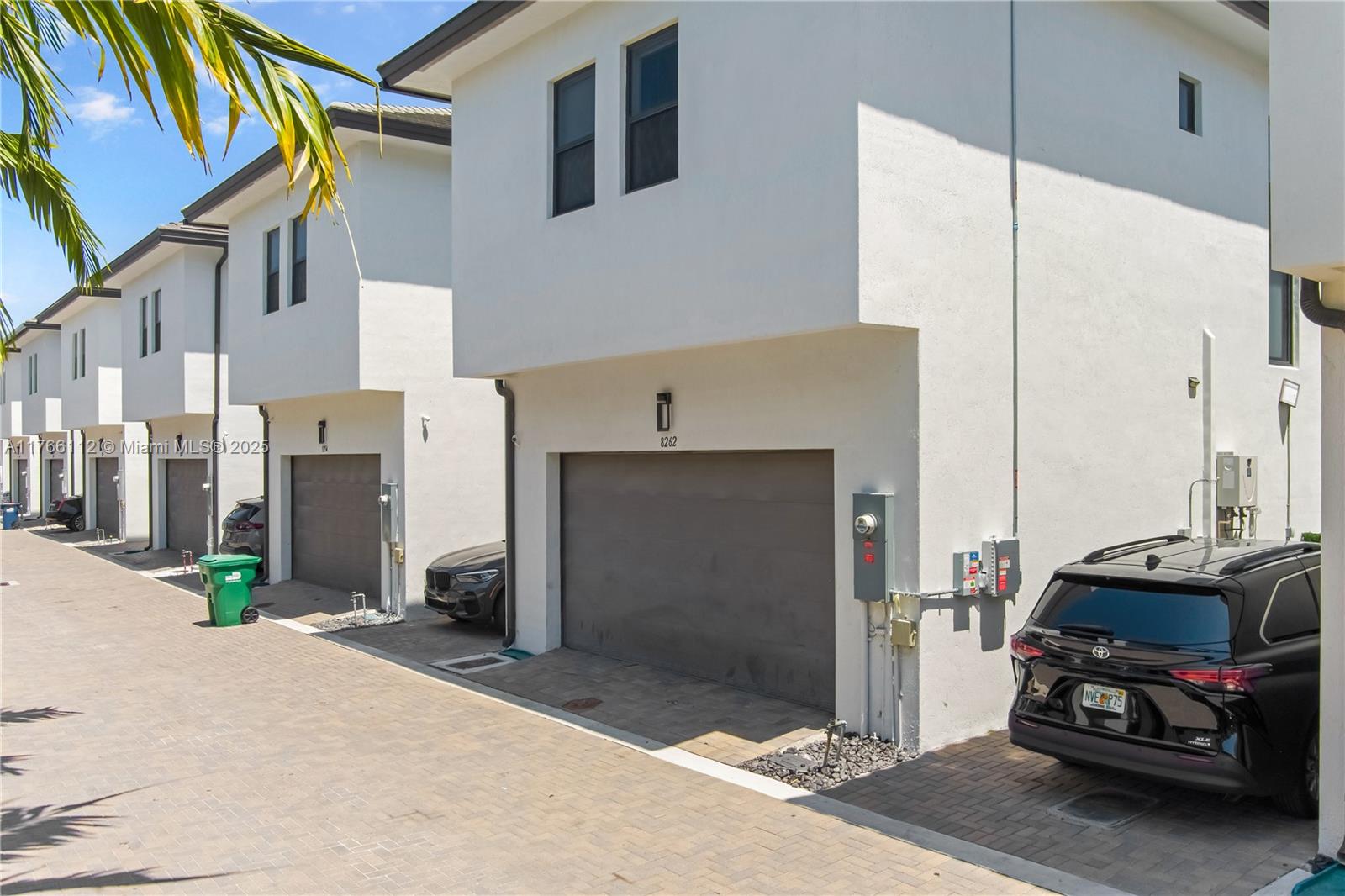 DOWNTOWN DORAL SOUTH PHAS - Residential