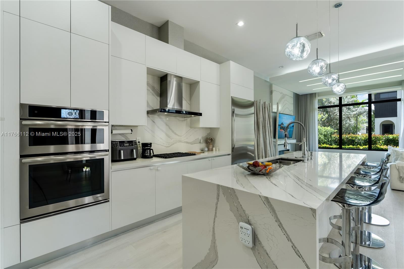 DOWNTOWN DORAL SOUTH PHAS - Residential