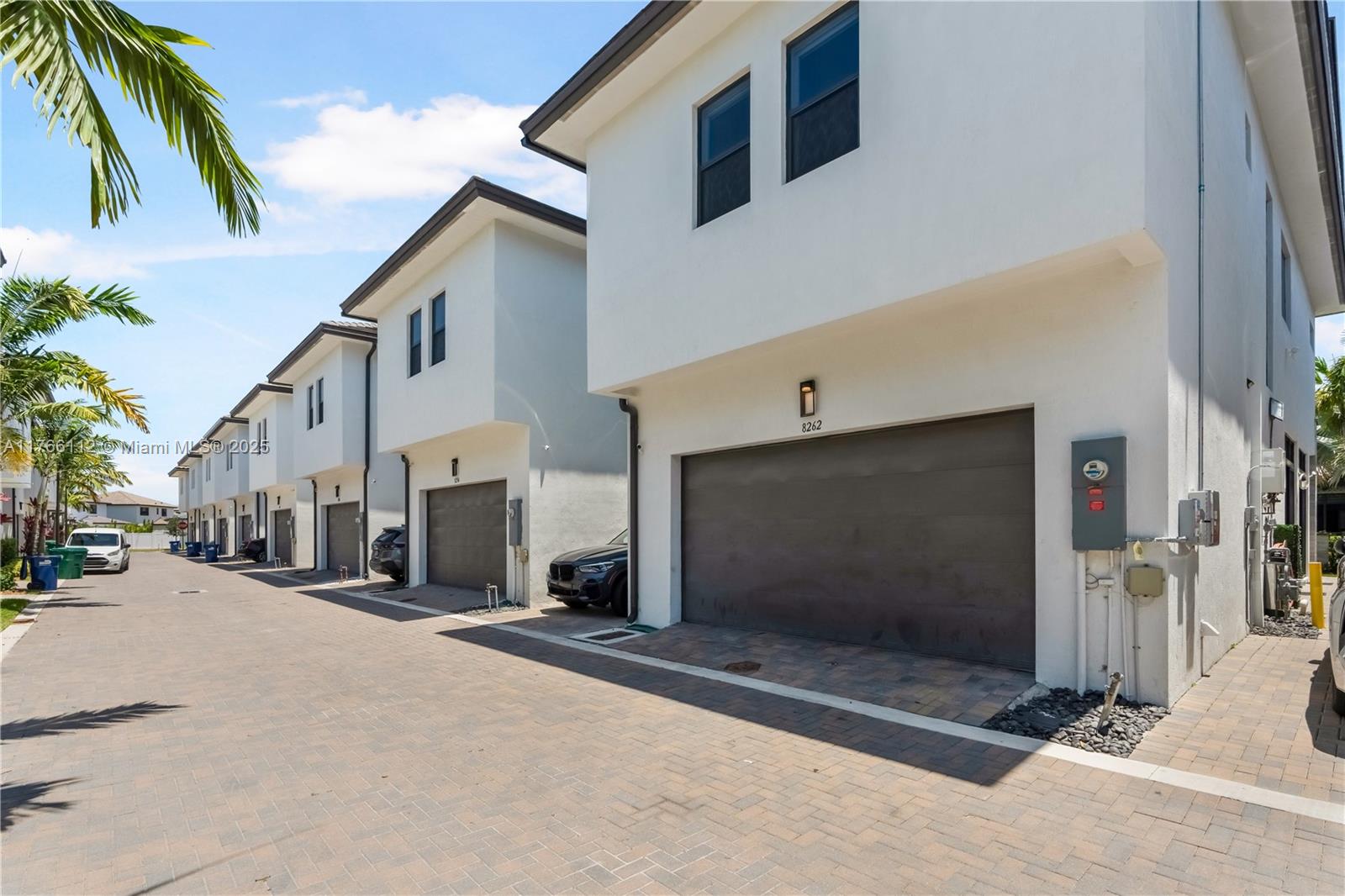 DOWNTOWN DORAL SOUTH PHAS - Residential