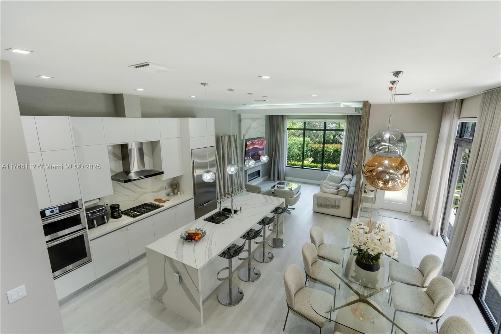 DOWNTOWN DORAL SOUTH PHAS - Residential