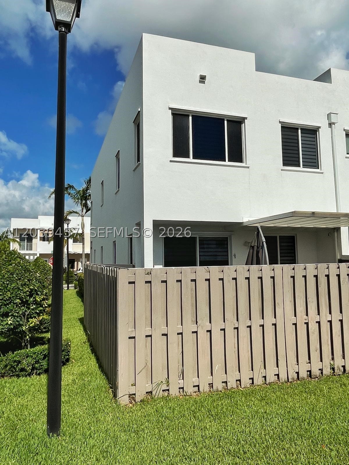 DORAL PALMS NORTH - Residential
