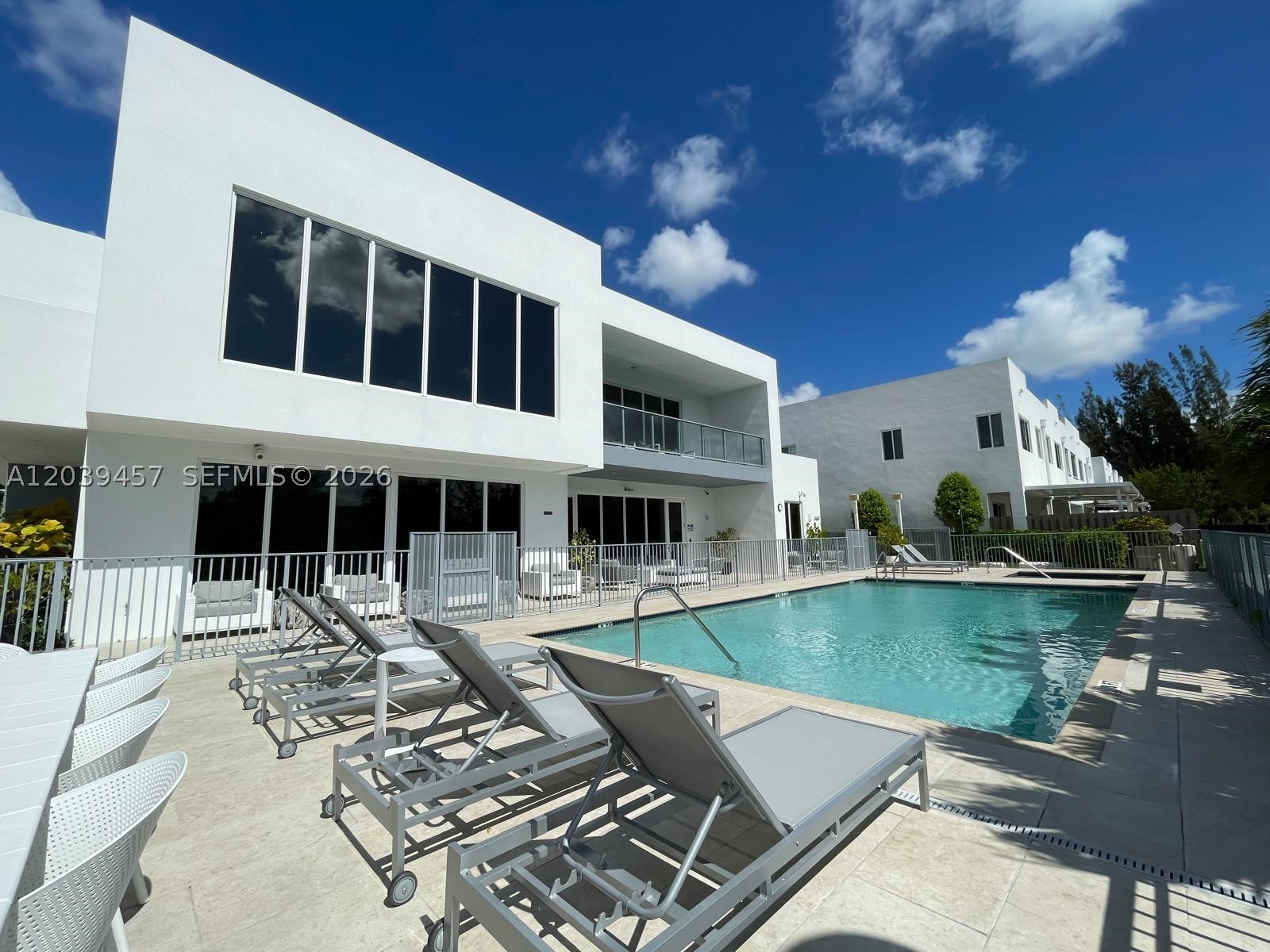 DORAL PALMS NORTH - Residential