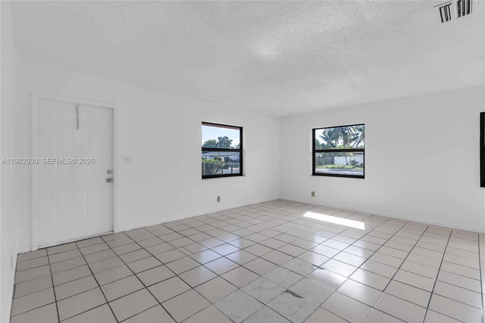 FT LAUDERDALE ESTATES - Residential Income
