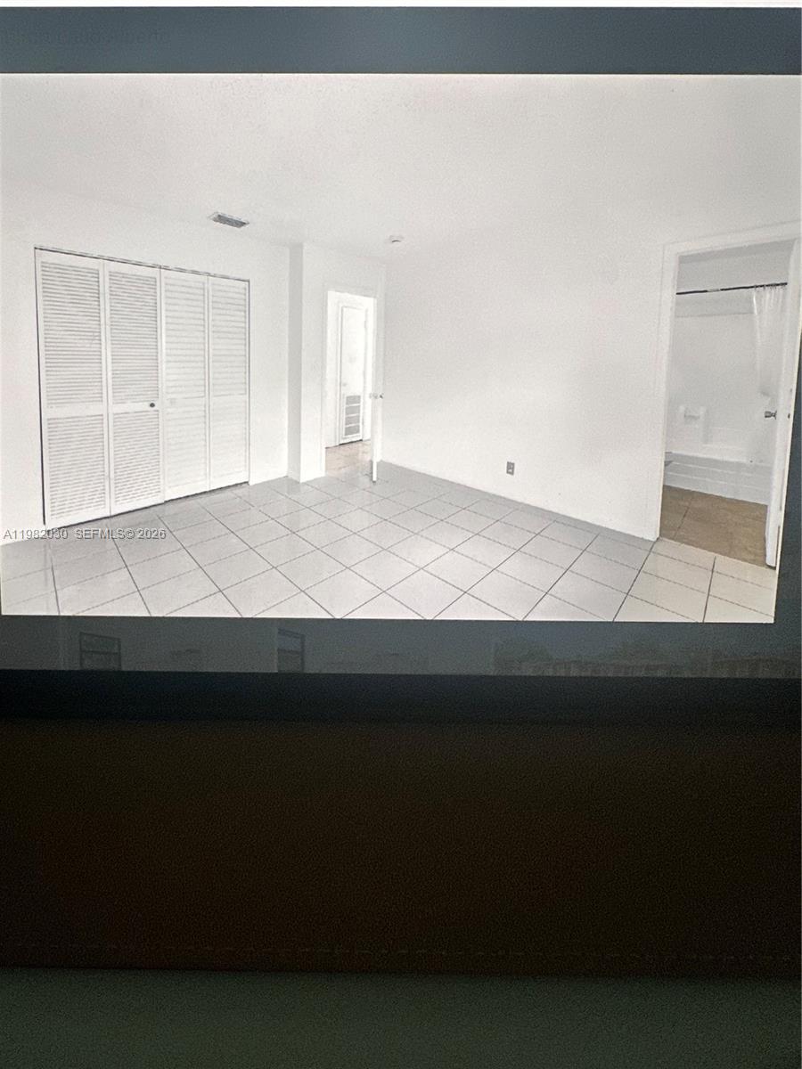 FT LAUDERDALE ESTATES - Residential Income