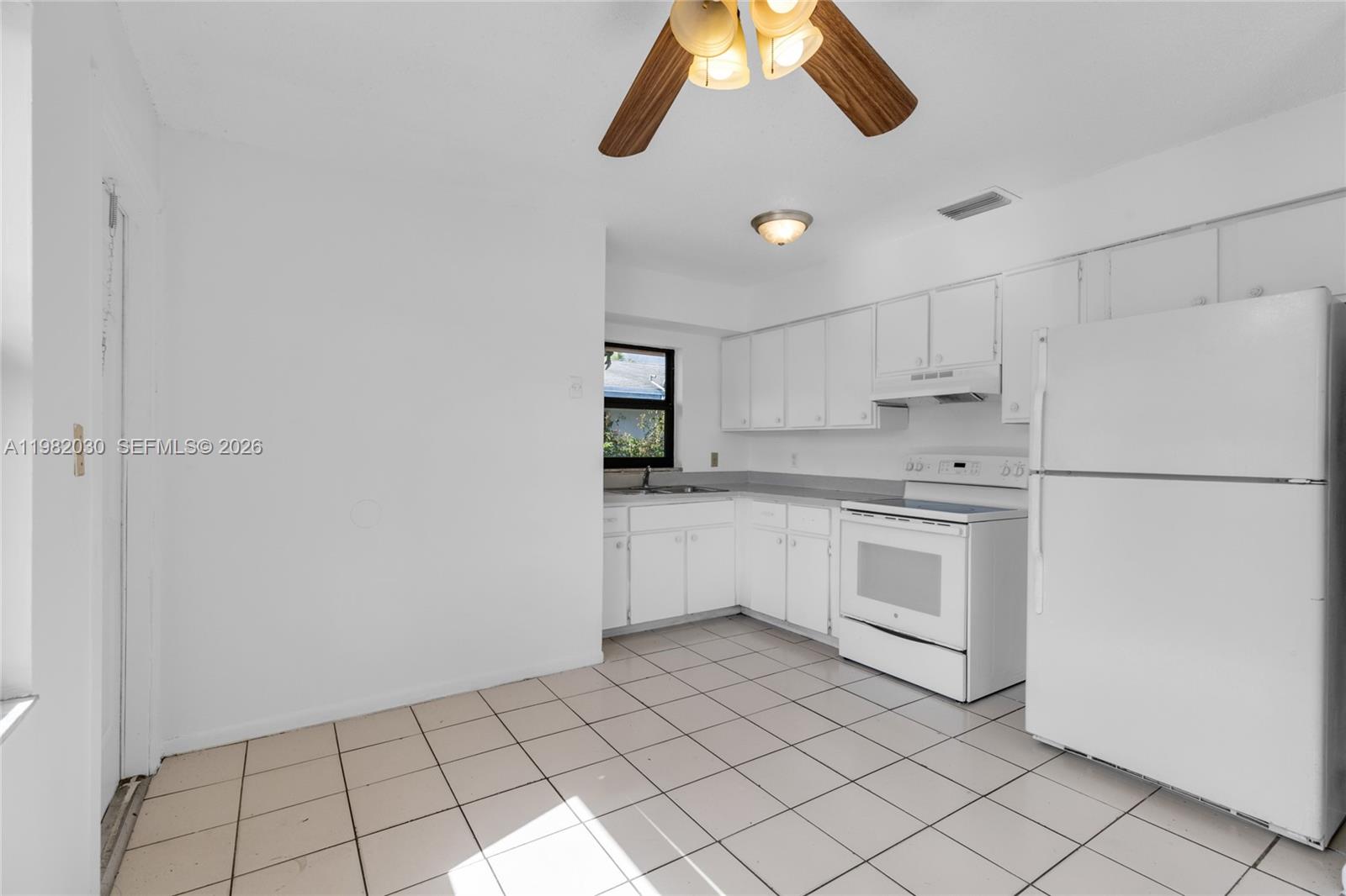 FT LAUDERDALE ESTATES - Residential Income
