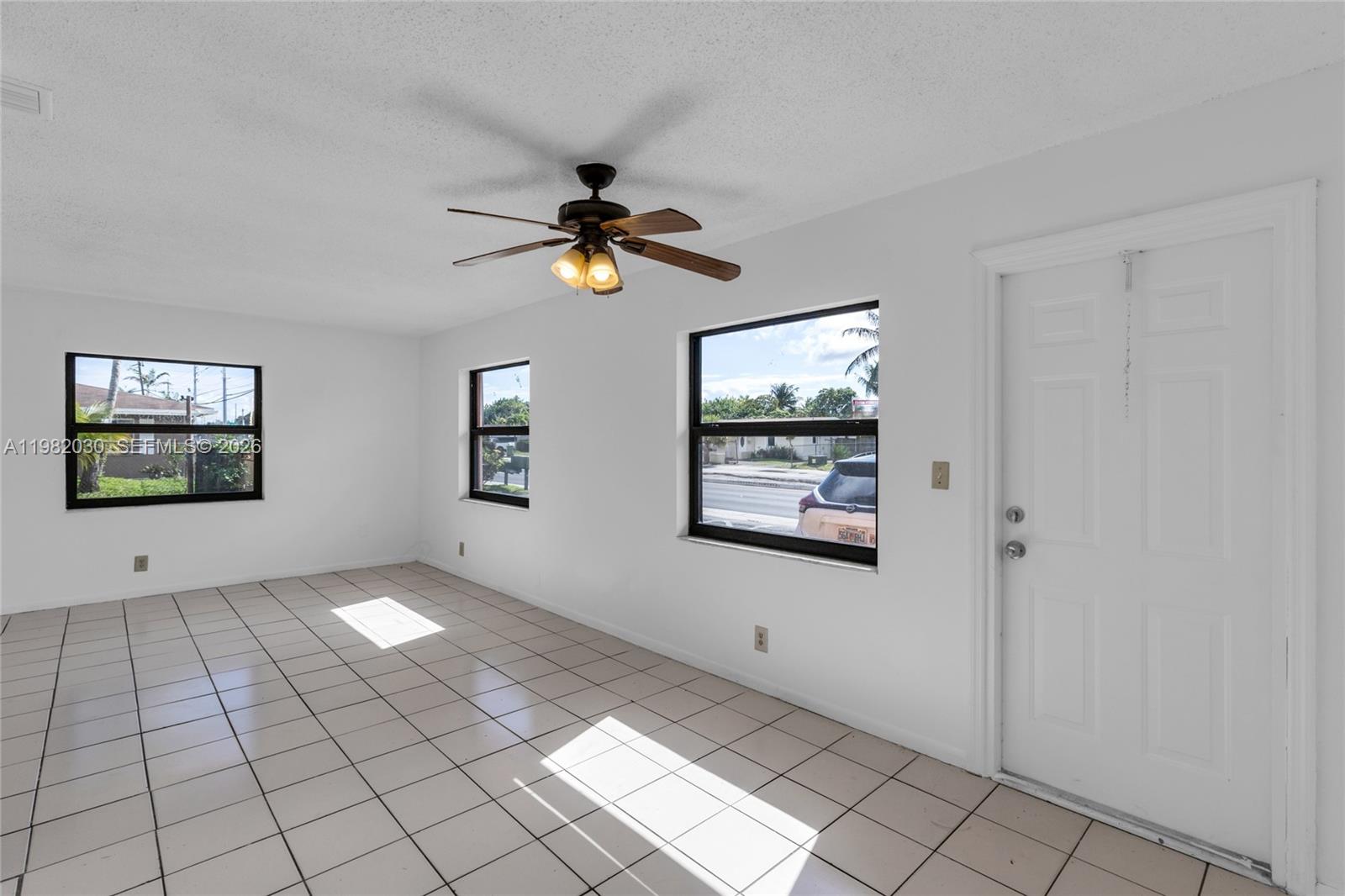 FT LAUDERDALE ESTATES - Residential Income