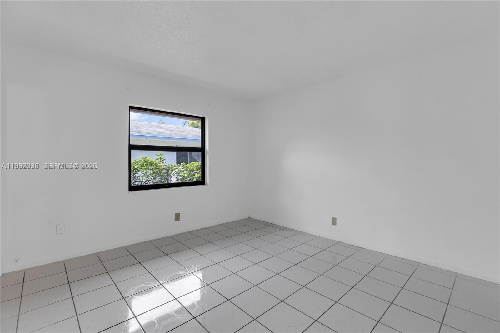 FT LAUDERDALE ESTATES - Residential Income