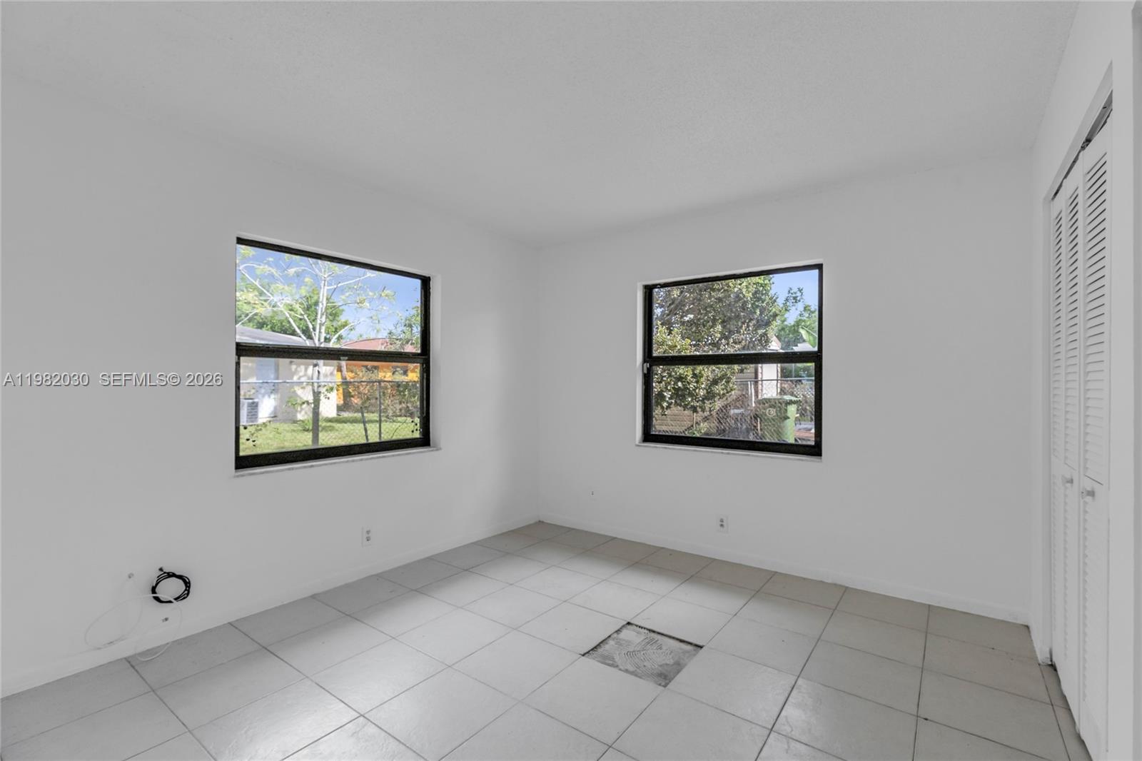 FT LAUDERDALE ESTATES - Residential Income