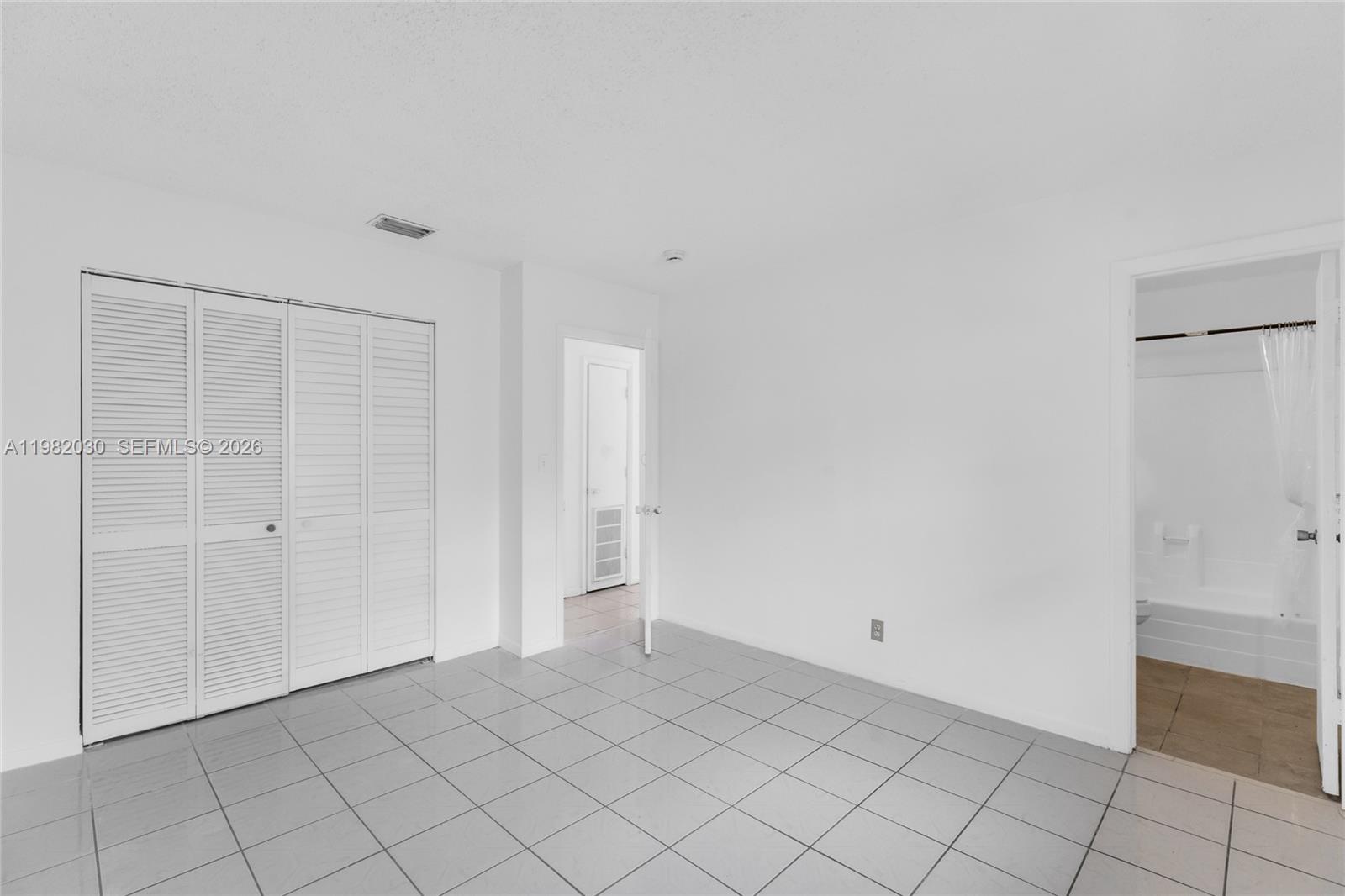 FT LAUDERDALE ESTATES - Residential Income
