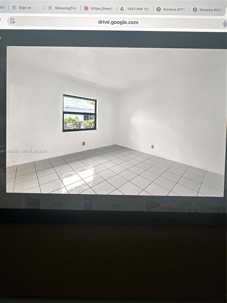 FT LAUDERDALE ESTATES - Residential Income