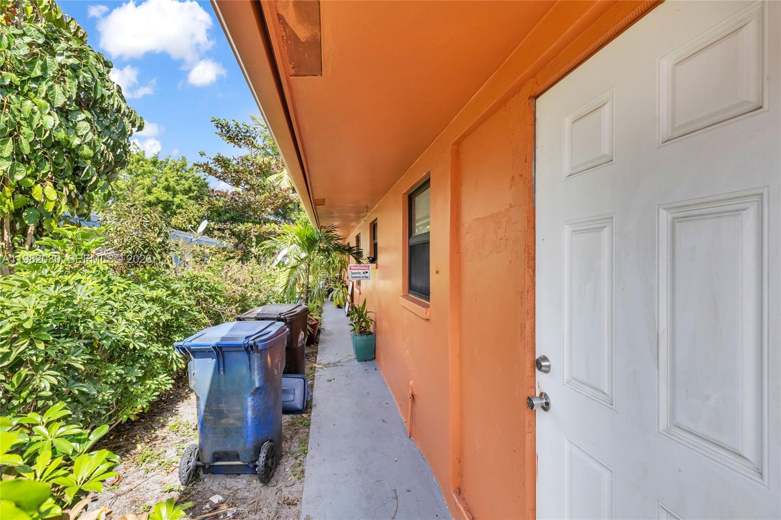 FT LAUDERDALE ESTATES - Residential Income