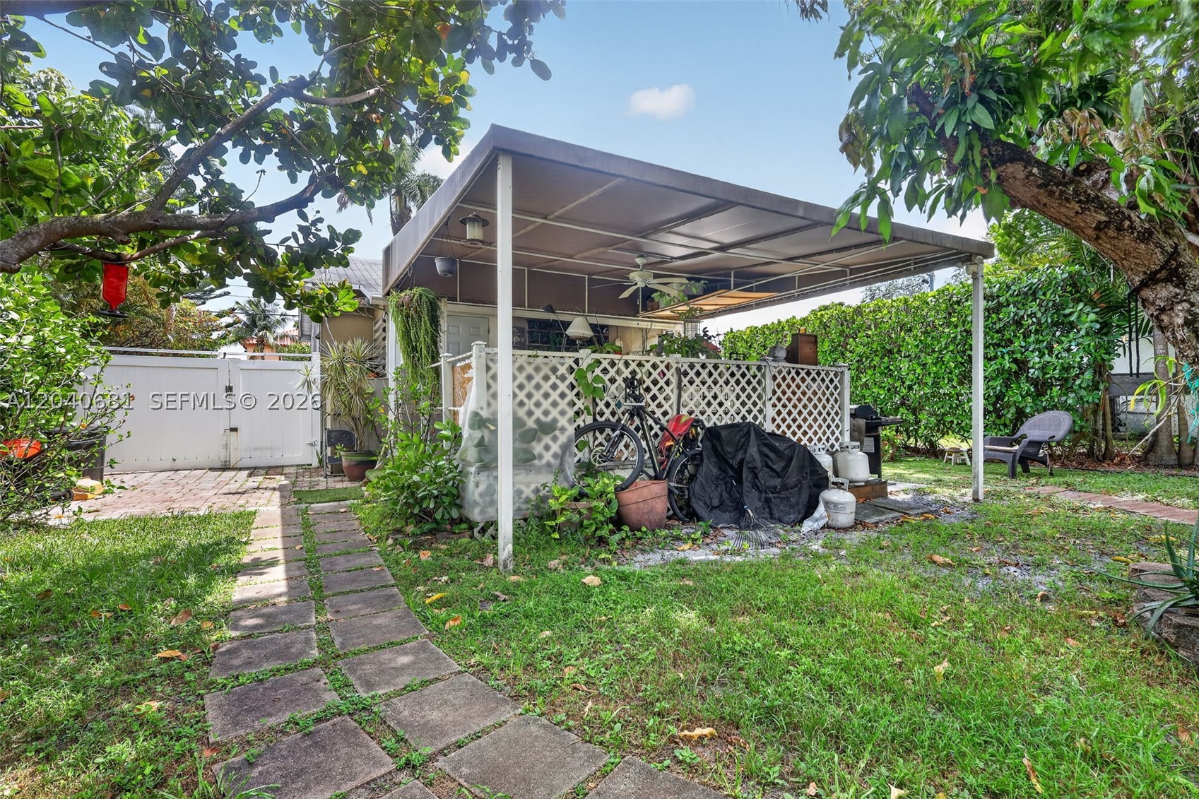DIXIE GARDENS - Residential