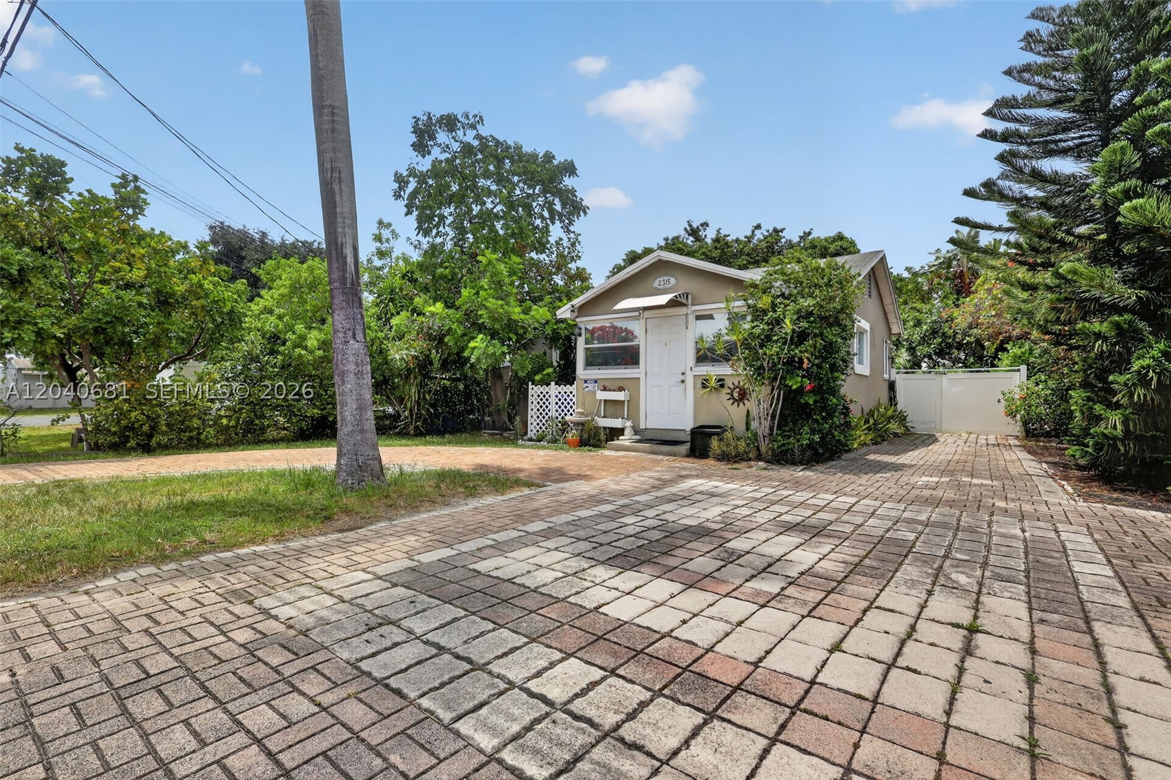DIXIE GARDENS - Residential