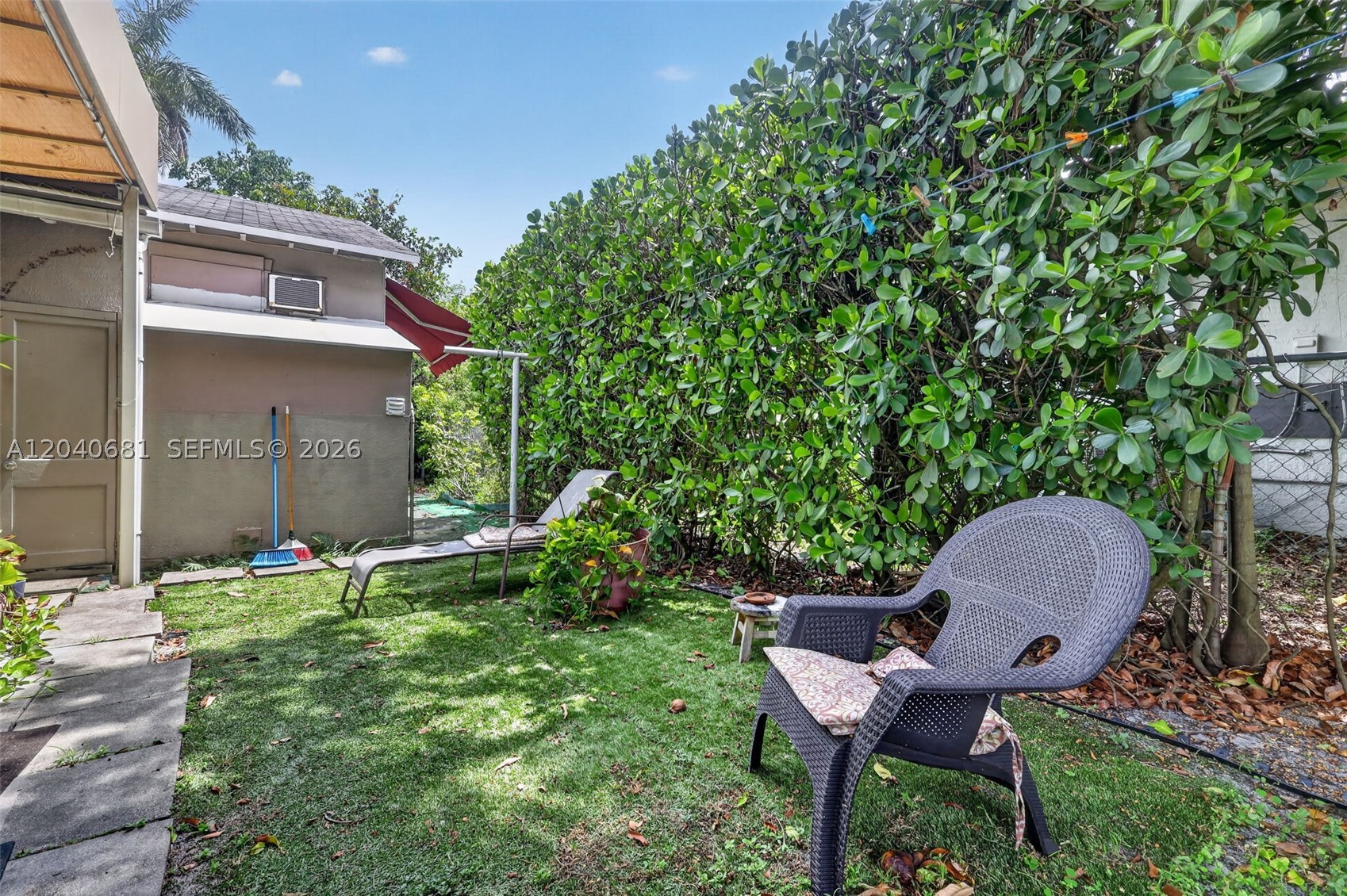 DIXIE GARDENS - Residential