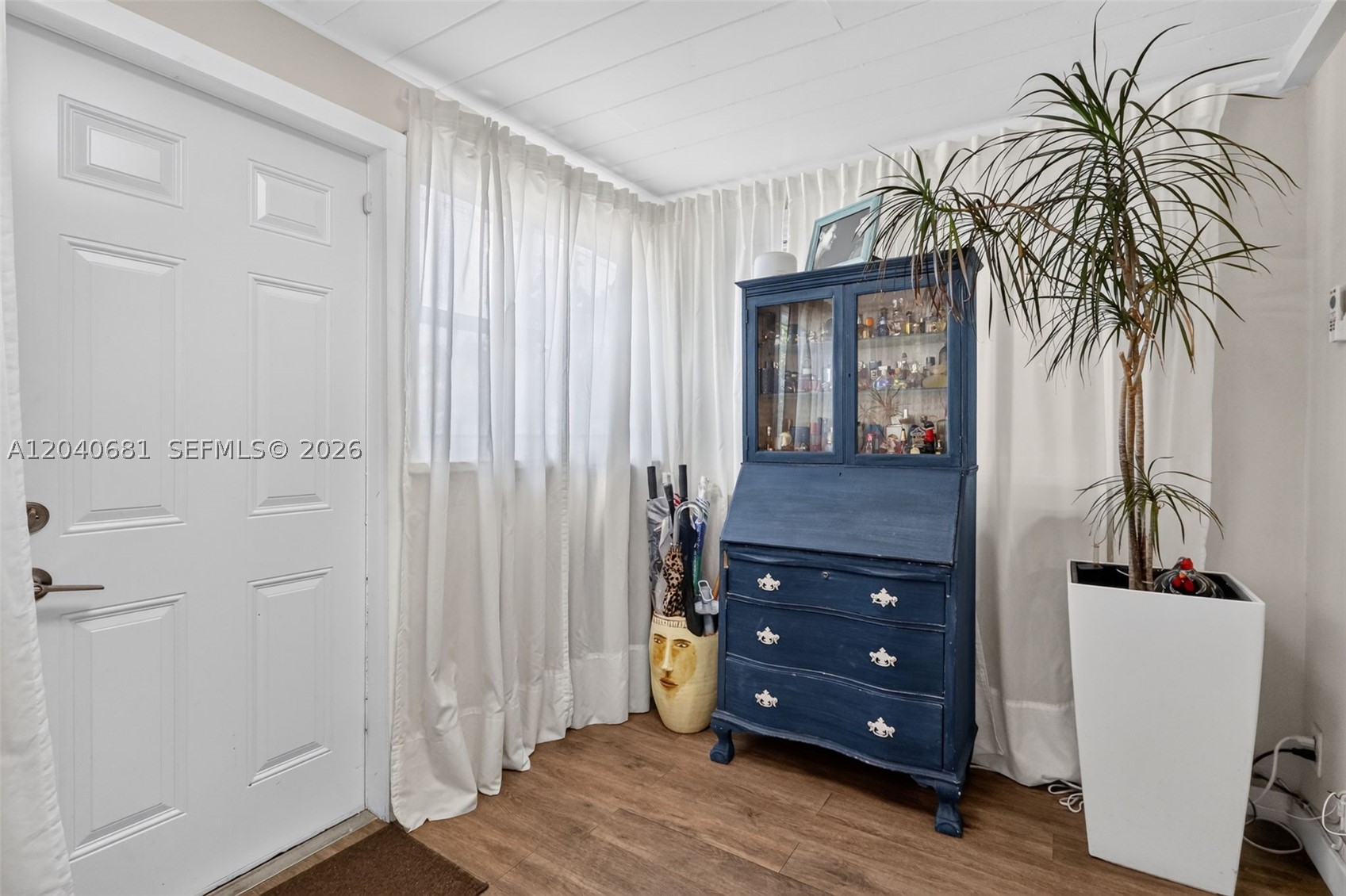 DIXIE GARDENS - Residential