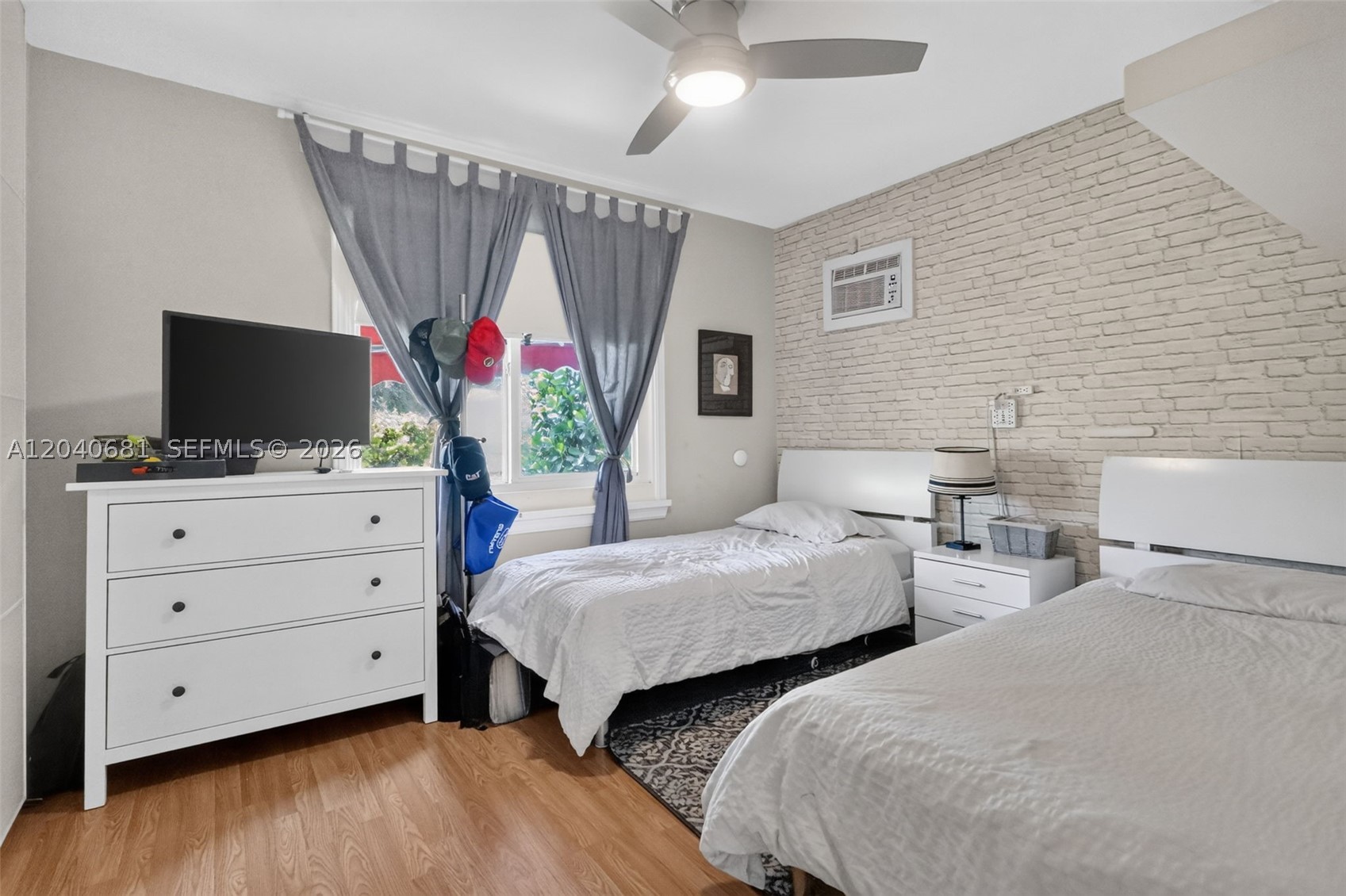 DIXIE GARDENS - Residential