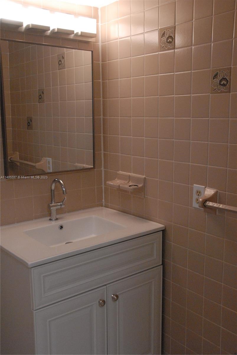 CASTLE APTS CONDO - Residential Lease
