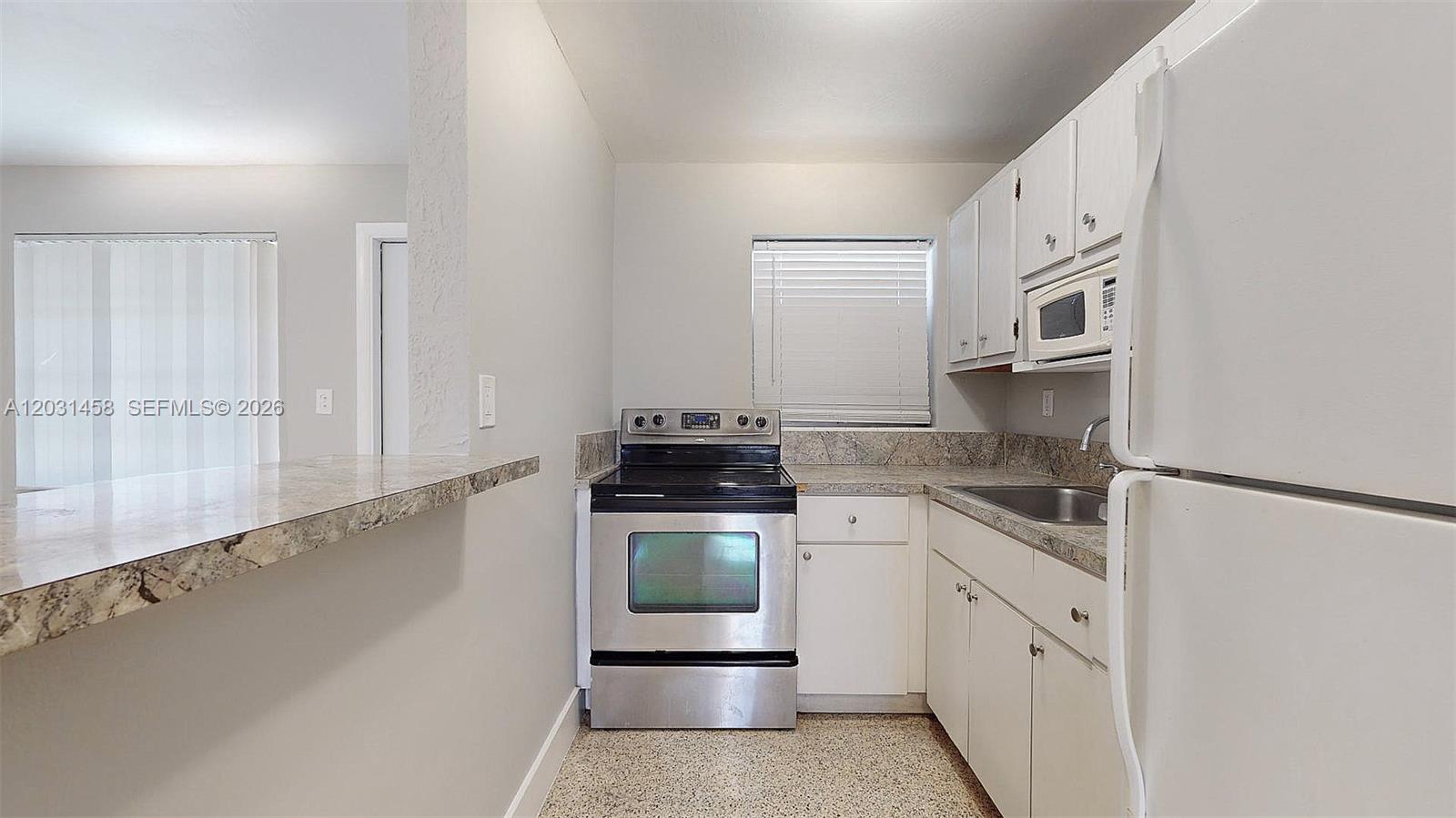 HIALEAH 7TH ADDN - Residential Lease
