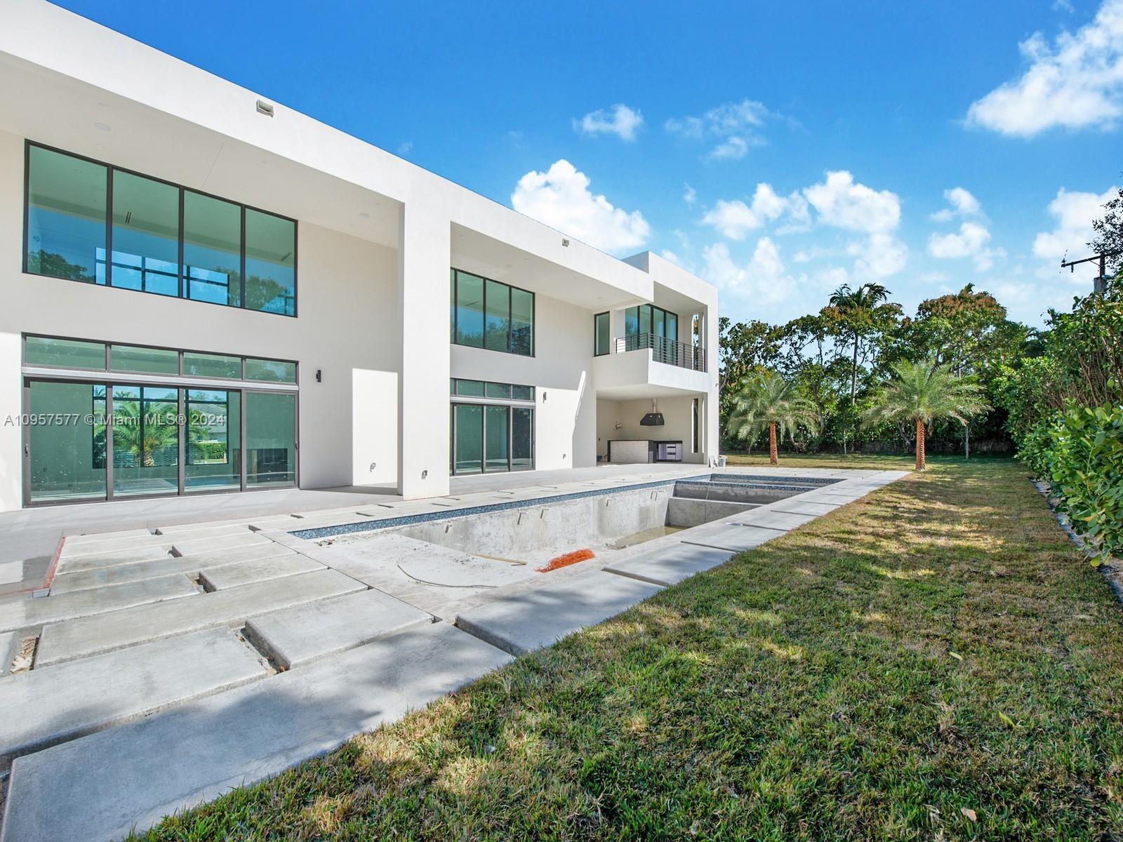 COLLINS HEIGHTS - Residential