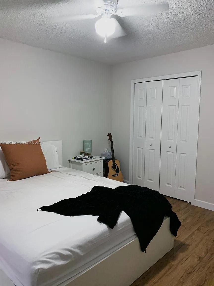 LA LUNA CONDO - Residential