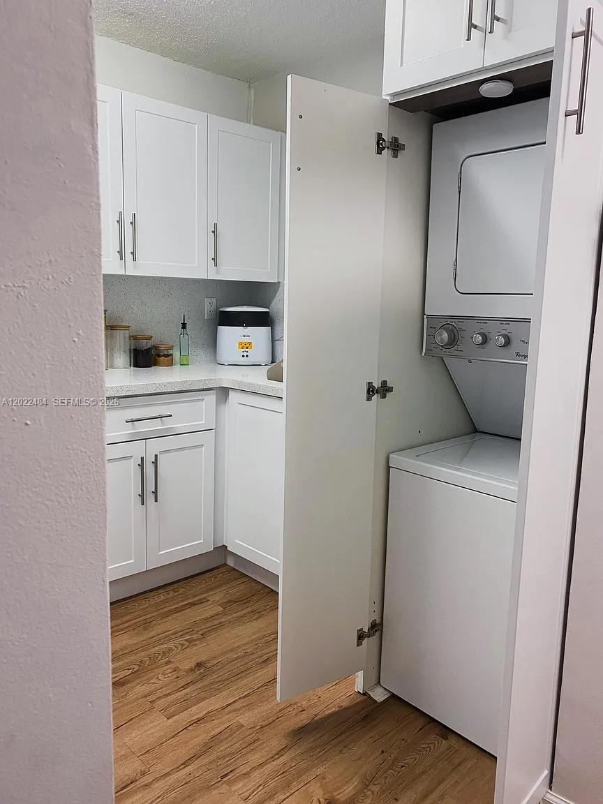 LA LUNA CONDO - Residential
