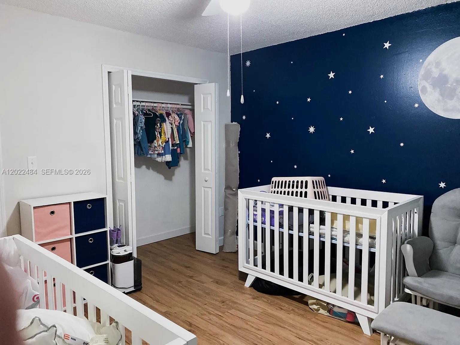 LA LUNA CONDO - Residential