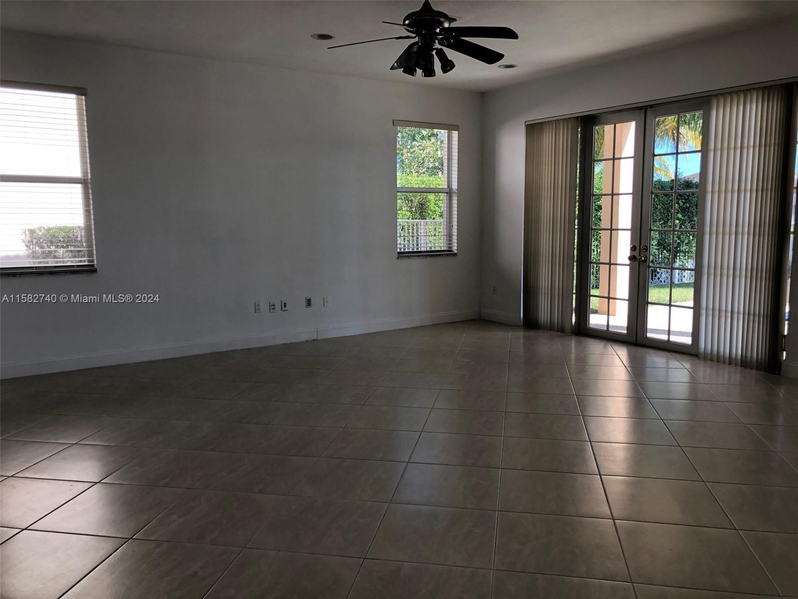 RIVIERA ISLES I - Residential Lease