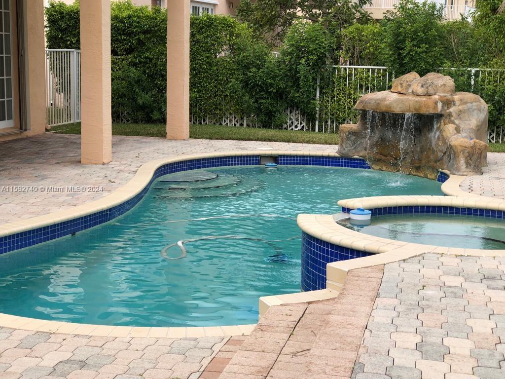RIVIERA ISLES I - Residential Lease