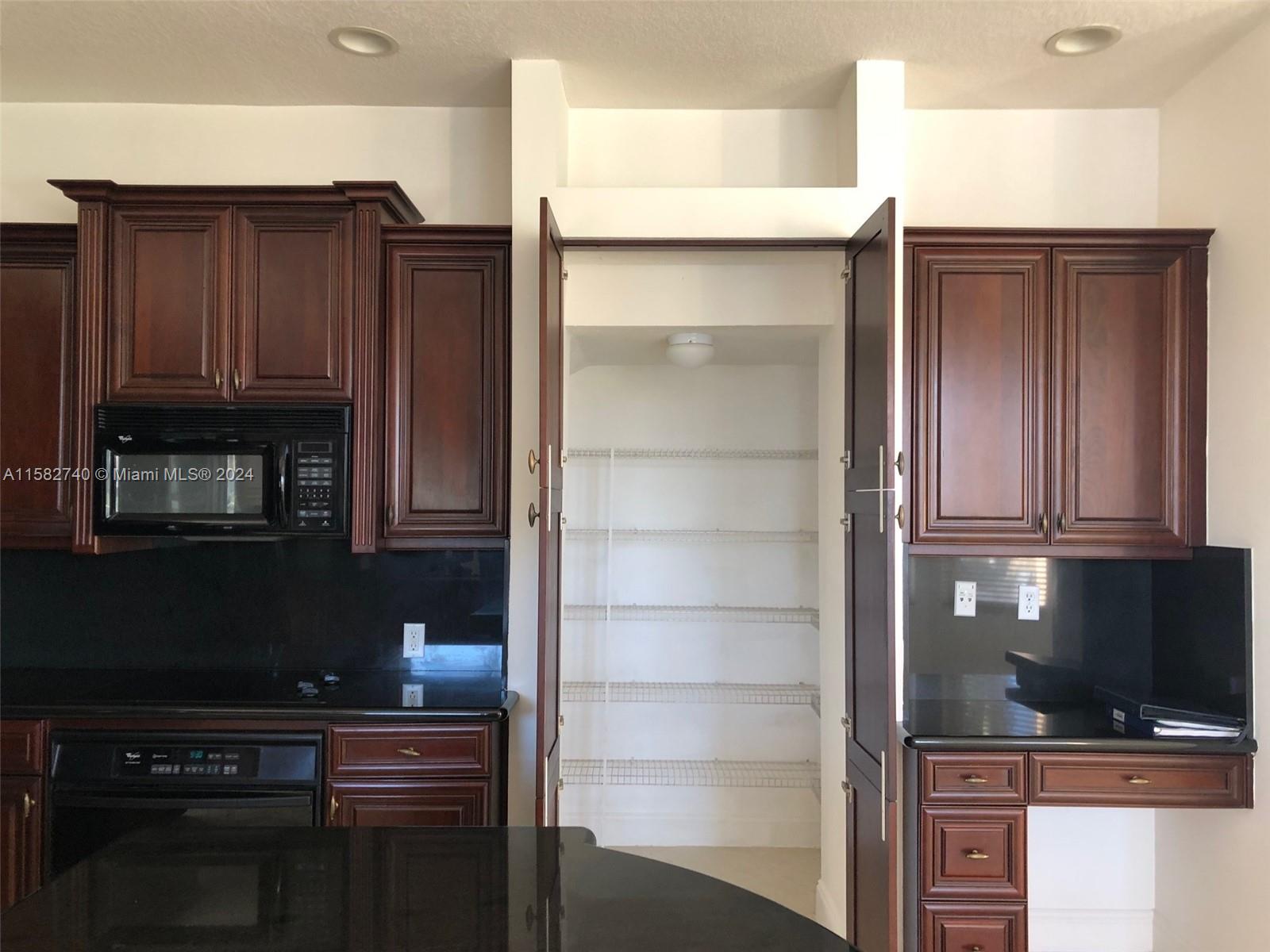 RIVIERA ISLES I - Residential Lease