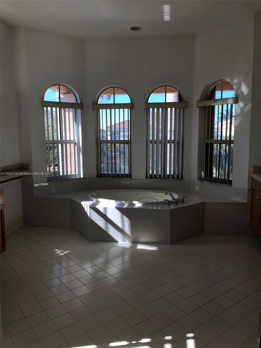 RIVIERA ISLES I - Residential Lease