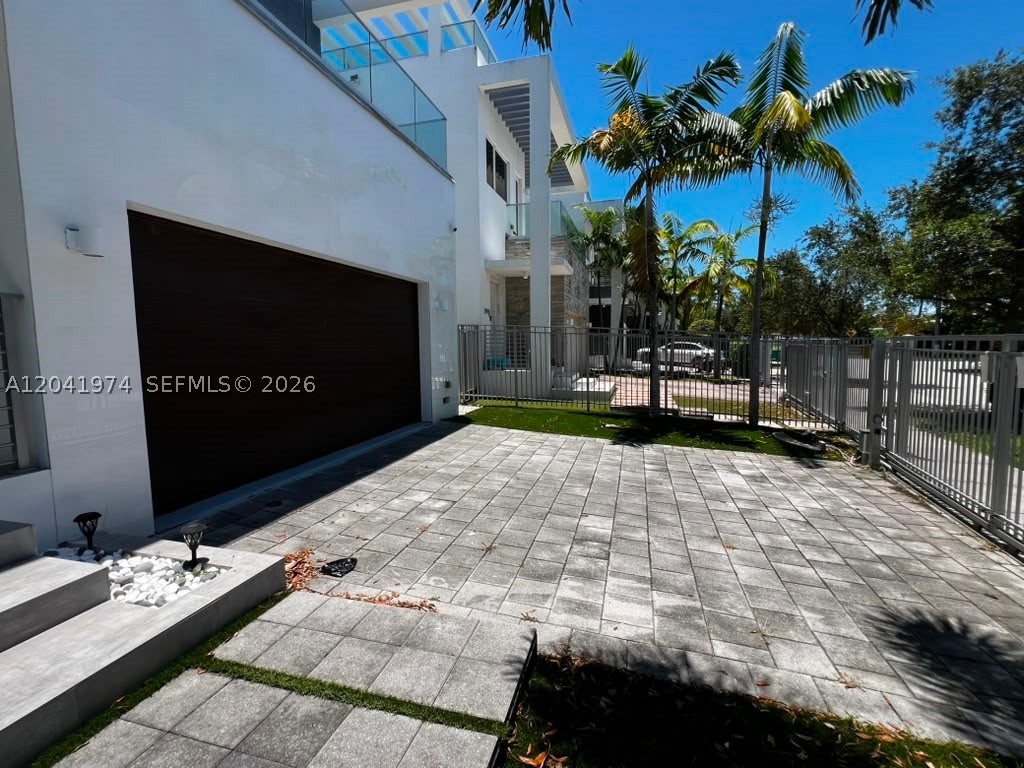 BEACHWALK - Residential Lease