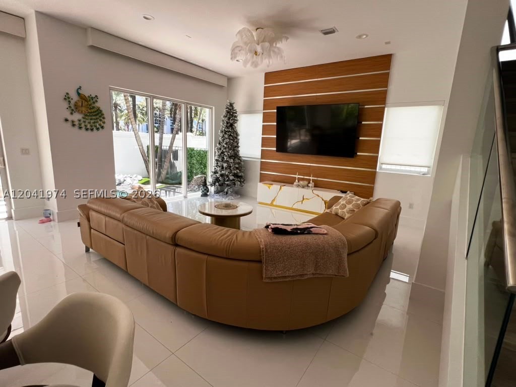 BEACHWALK - Residential Lease
