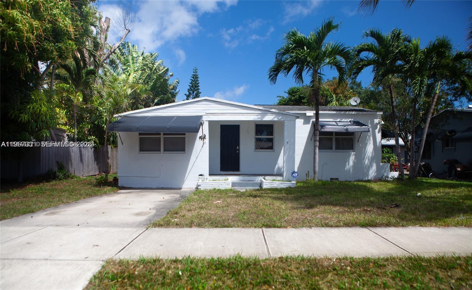 HOLLYWOOD ESTATES - Residential