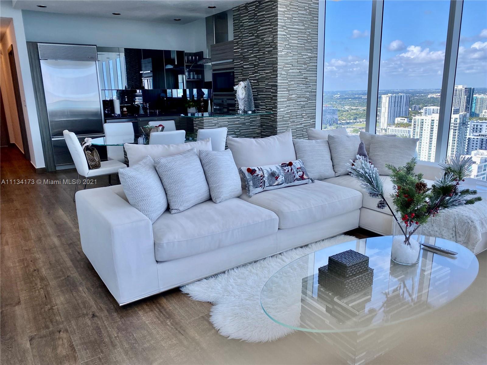 PARAMOUNT BAY CONDO - Residential Lease