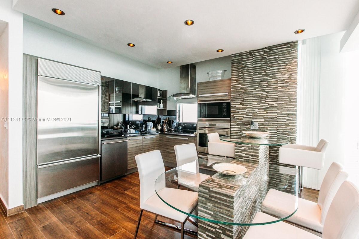PARAMOUNT BAY CONDO - Residential Lease