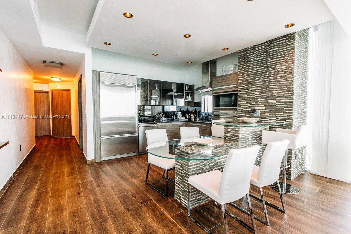 PARAMOUNT BAY CONDO - Residential Lease